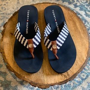 Tommy Hilfiger Blue and White Striped Flip Flop. Size 7 NEW